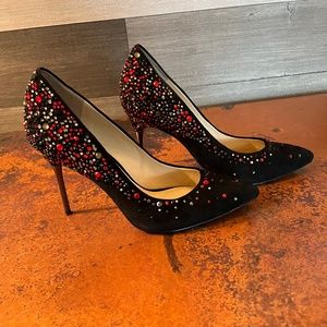 Vince Camuto Signature Heels. 7.5 perfect for Christmas!